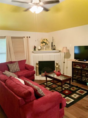 15707 Sheldon Ridge Way, Houston, TX 77044