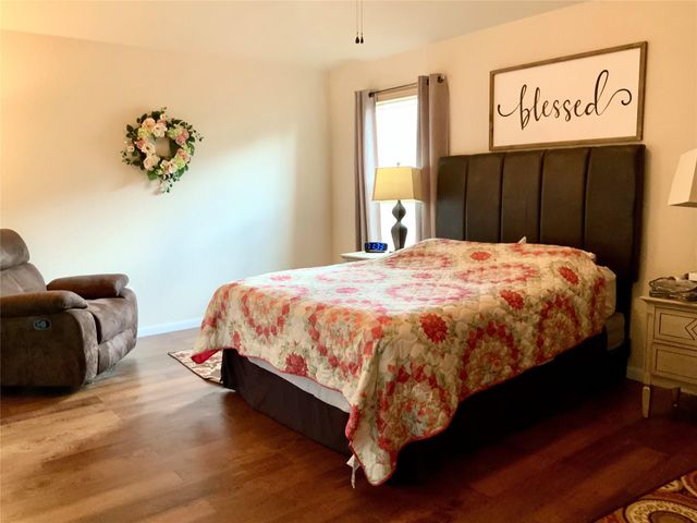 15707 Sheldon Ridge Way, Houston, TX 77044