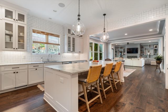 1023 Stockett Dr, Nashville, TN 37221