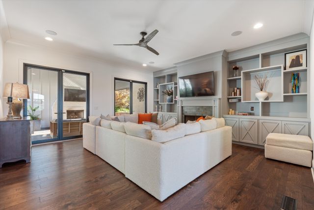 1023 Stockett Dr, Nashville, TN 37221