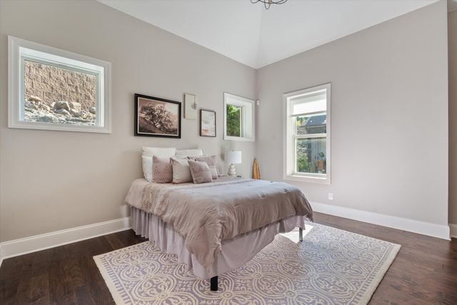 1023 Stockett Dr, Nashville, TN 37221