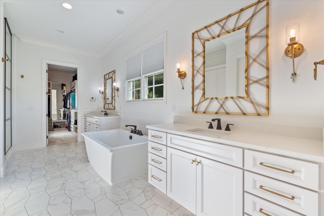 1023 Stockett Dr, Nashville, TN 37221