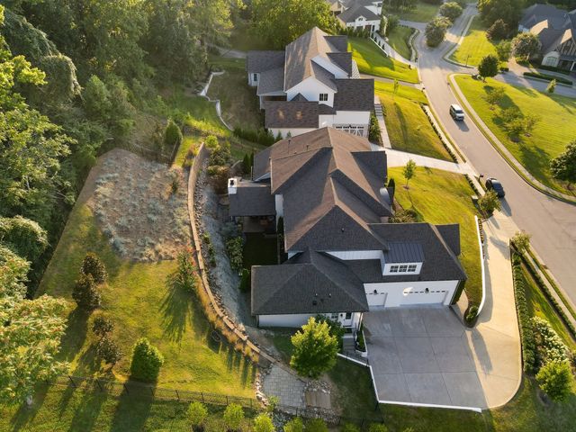 1023 Stockett Dr, Nashville, TN 37221