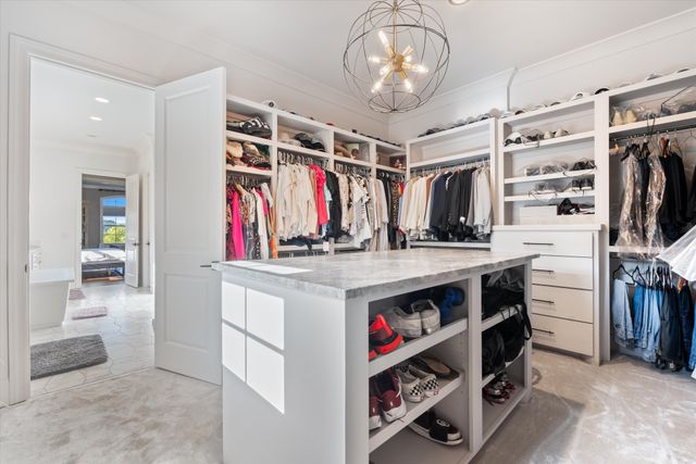 1023 Stockett Dr, Nashville, TN 37221