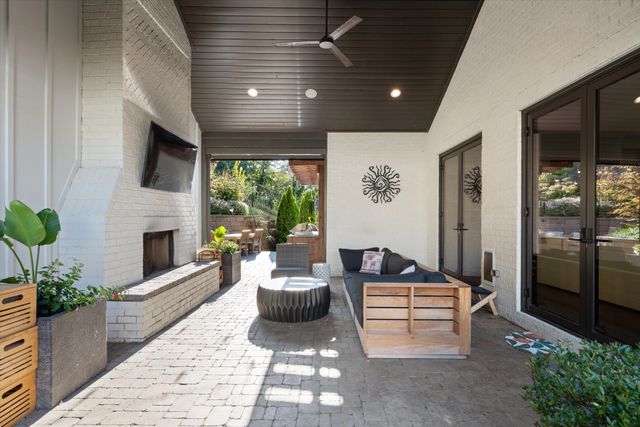 1023 Stockett Dr, Nashville, TN 37221