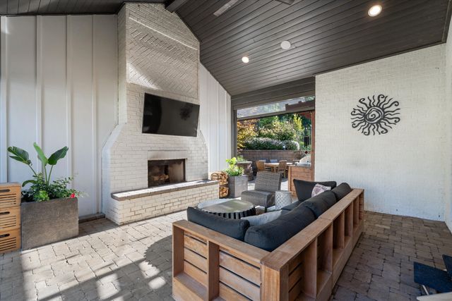 1023 Stockett Dr, Nashville, TN 37221