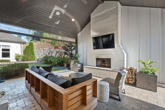 1023 Stockett Dr, Nashville, TN 37221