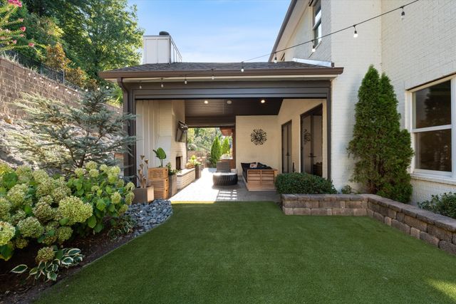 1023 Stockett Dr, Nashville, TN 37221