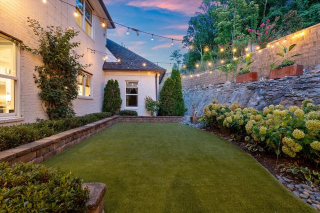 1023 Stockett Dr, Nashville, TN 37221