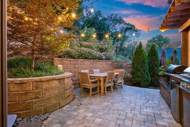 1023 Stockett Dr, Nashville, TN 37221