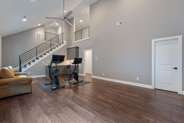 1023 Stockett Dr, Nashville, TN 37221