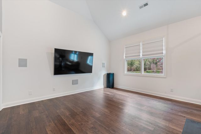 1023 Stockett Dr, Nashville, TN 37221