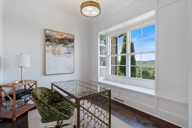 1023 Stockett Dr, Nashville, TN 37221