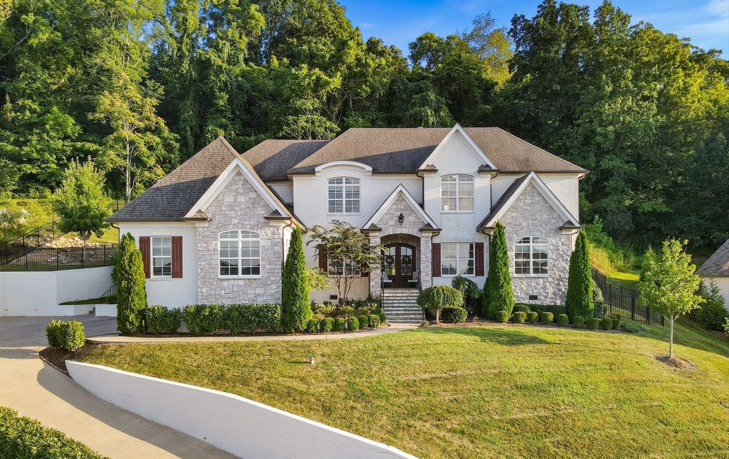 1023 Stockett Dr, Nashville, TN 37221