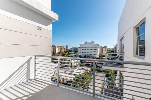 155 E BOCA RATON Road 820, Boca Raton, FL 33432