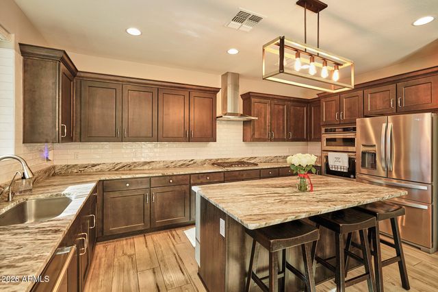 16622 S 6TH Place, Phoenix, AZ 85048