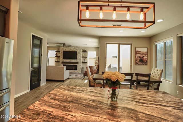 16622 S 6TH Place, Phoenix, AZ 85048