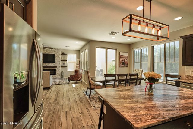 16622 S 6TH Place, Phoenix, AZ 85048