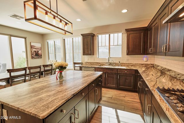 16622 S 6TH Place, Phoenix, AZ 85048