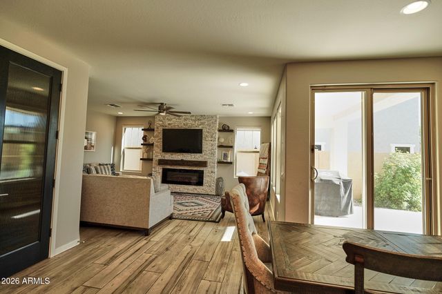 16622 S 6TH Place, Phoenix, AZ 85048