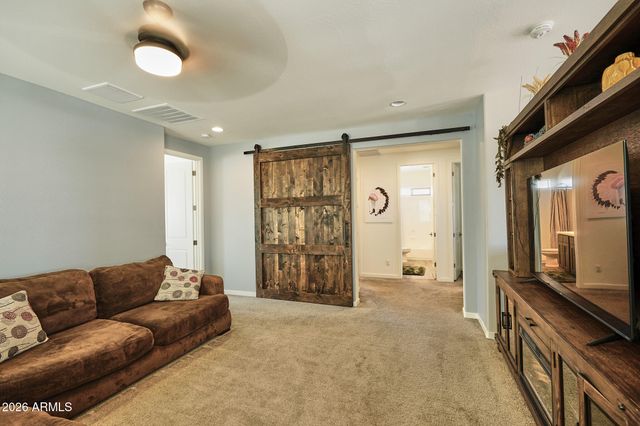 16622 S 6TH Place, Phoenix, AZ 85048