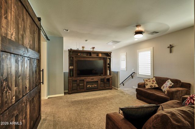 16622 S 6TH Place, Phoenix, AZ 85048