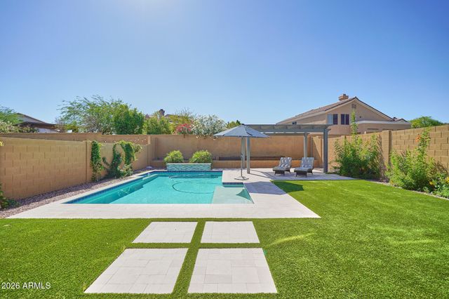 16622 S 6TH Place, Phoenix, AZ 85048