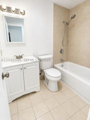 1337 S Dixie Hwy 517, Deerfield Beach, FL 33441