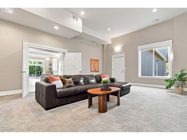 2304 Nw 209TH St, Ridgefield, WA 98642