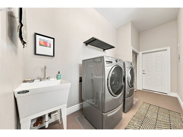 2304 Nw 209TH St, Ridgefield, WA 98642