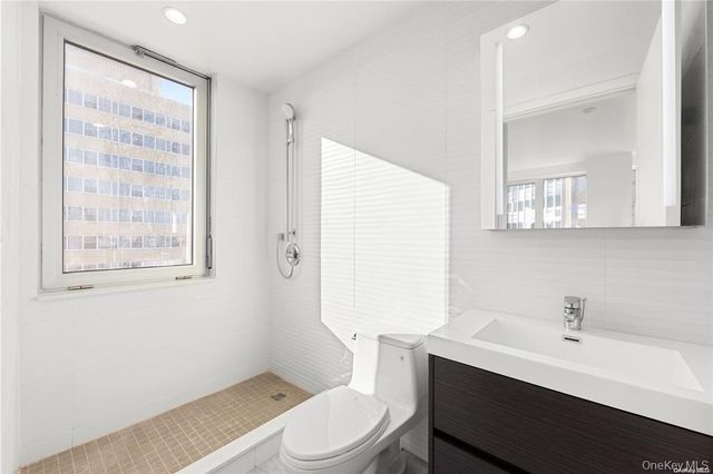 97-29 64th Road 7E, Rego Park, NY 11374