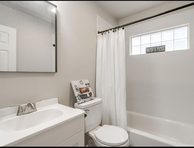 141 Folsom Drive, Mcloud, OK 74851