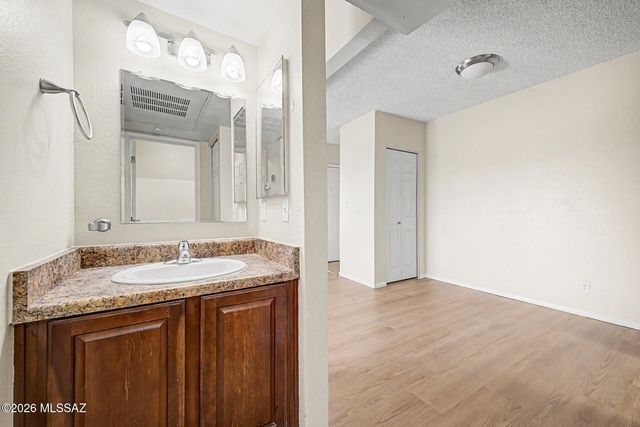 1745 E Glenn St Apt 202, Tucson, AZ 85719
