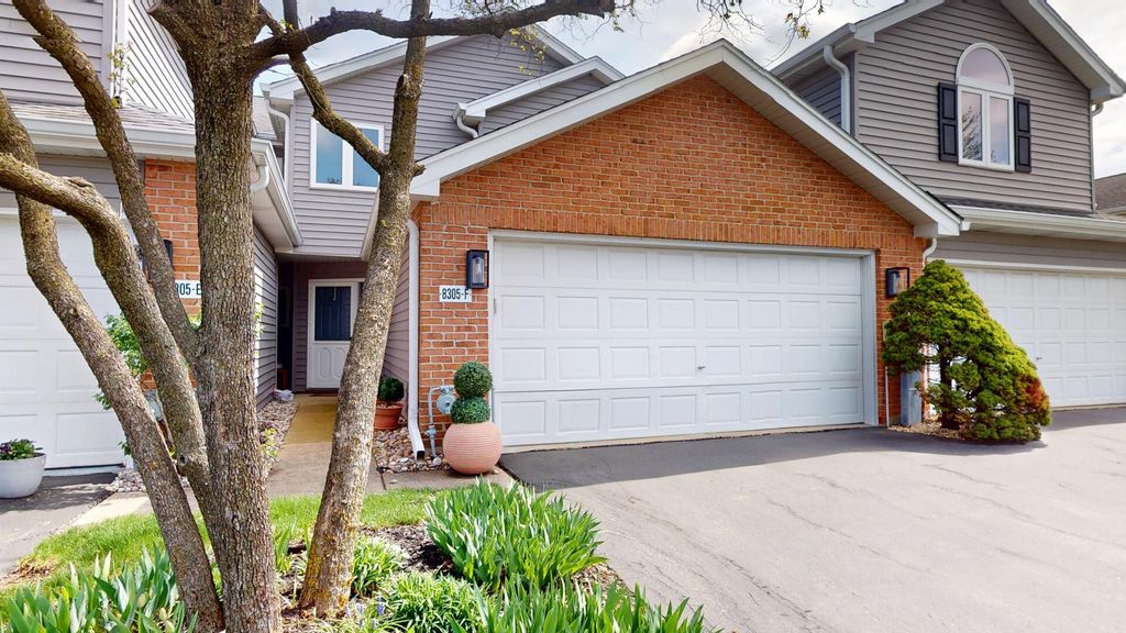 8305 Highpoint Circle F, Darien, IL 60561