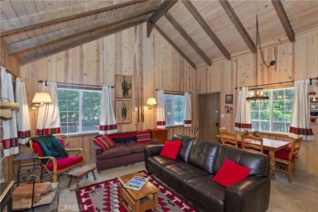 691 Cottage Grove Road, Lake Arrowhead, CA 92352