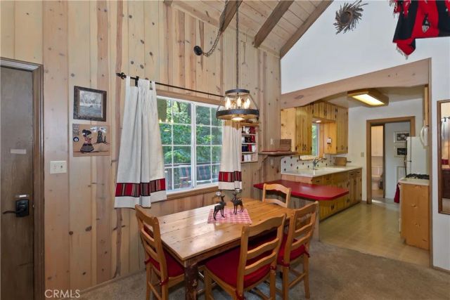 691 Cottage Grove Road, Lake Arrowhead, CA 92352