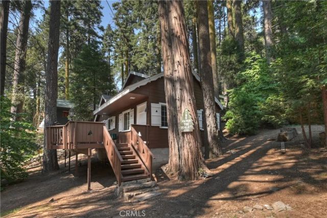 691 Cottage Grove Road, Lake Arrowhead, CA 92352