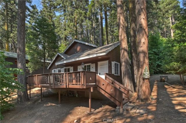 691 Cottage Grove Road, Lake Arrowhead, CA 92352