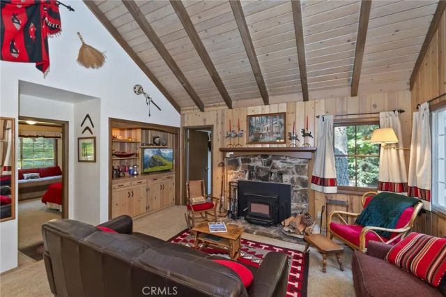 691 Cottage Grove Road, Lake Arrowhead, CA 92352