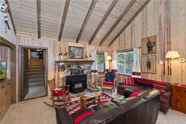 691 Cottage Grove Road, Lake Arrowhead, CA 92352