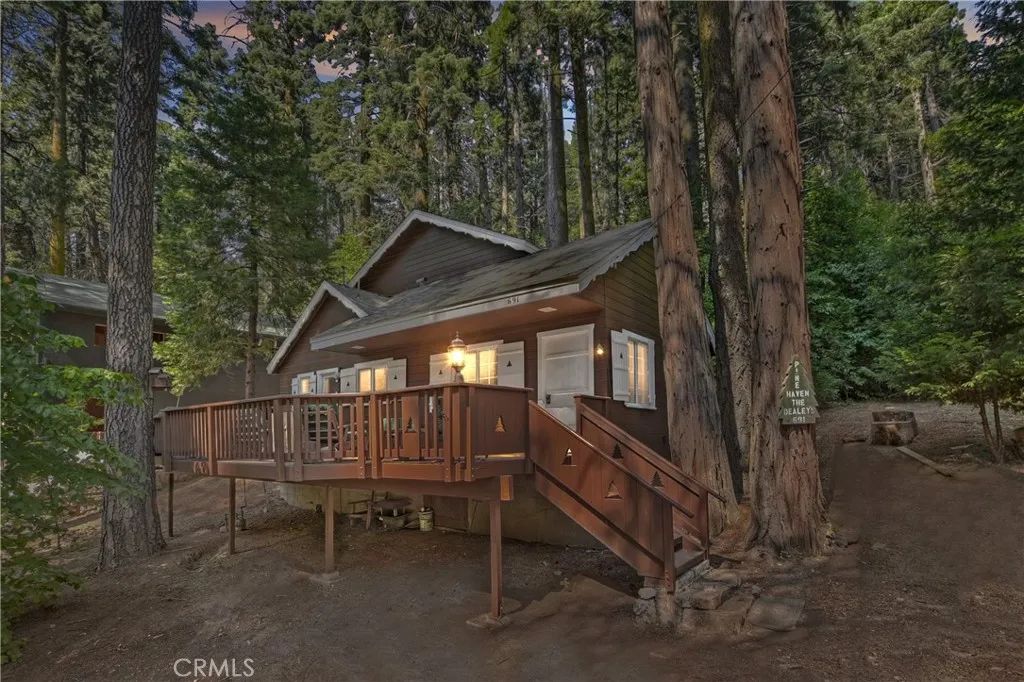 691 Cottage Grove Road, Lake Arrowhead, CA 92352