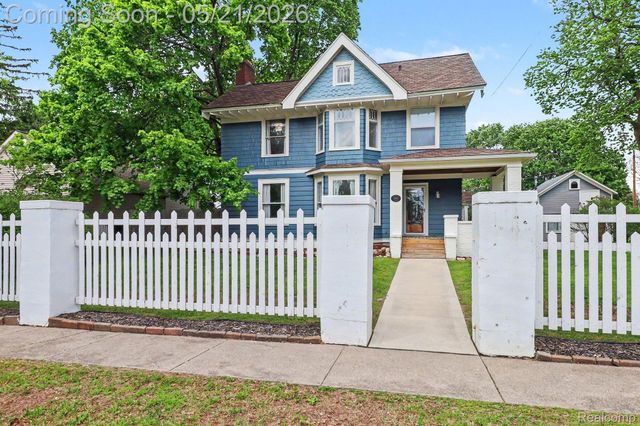 95 Dennison Street, Oxford Village, MI 48371