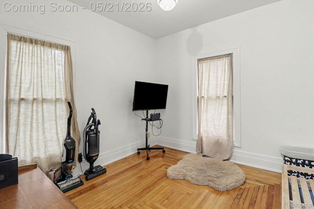 95 Dennison Street, Oxford Village, MI 48371