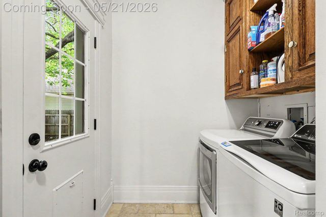 95 Dennison Street, Oxford Village, MI 48371