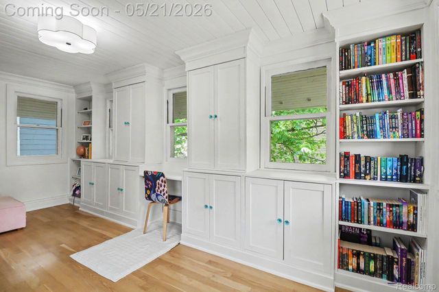 95 Dennison Street, Oxford Village, MI 48371