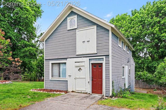 95 Dennison Street, Oxford Village, MI 48371