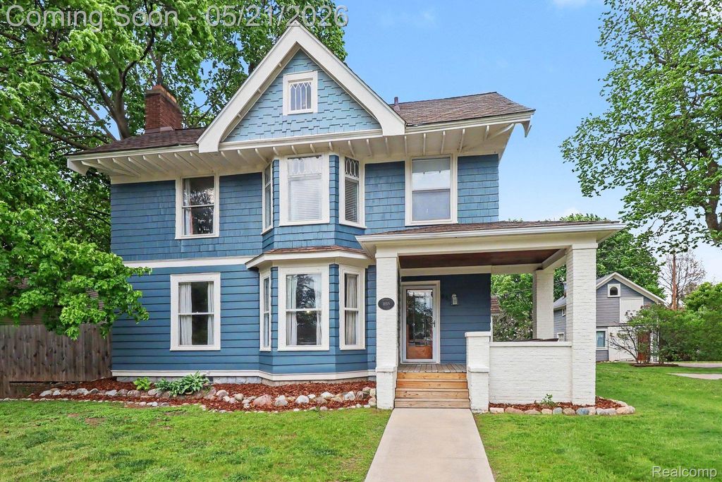 95 Dennison Street, Oxford Village, MI 48371