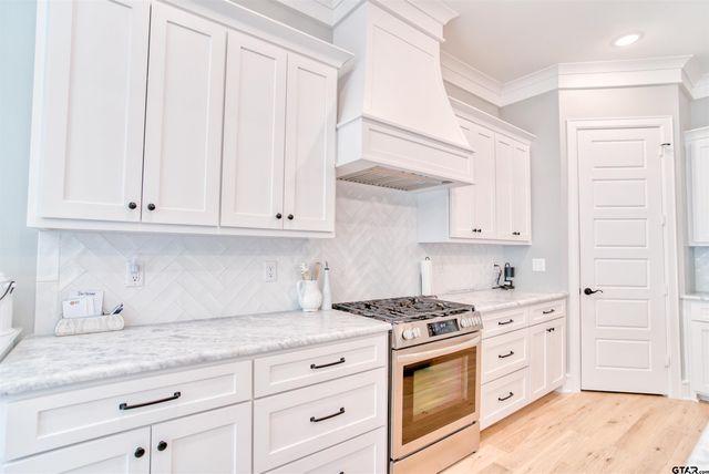 1882 Stonehaven Ct, Tyler, TX 75701