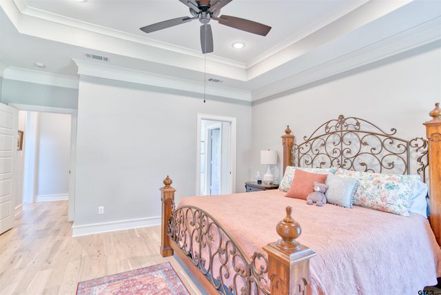 1882 Stonehaven Ct, Tyler, TX 75701