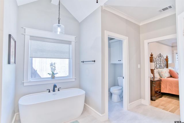 1882 Stonehaven Ct, Tyler, TX 75701